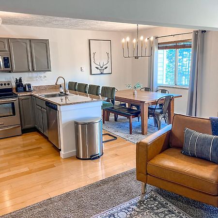 Remodeled Summit Condo At Snowshoe - Modern & Cozy エクステリア 写真